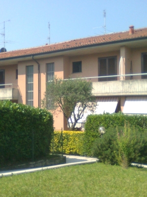 AMPIA VILLA A SCHIERA ORSENIGO 