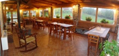 Agriturismo  con lago e ruscello  tra le colline parmensi