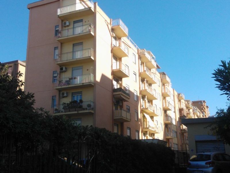 Via Messina Marine (Diaz) 3 vani posto auto