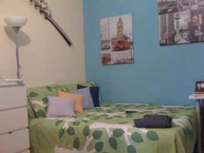 METRO LINEA A FERMATA FURIO CAMILLO. POSTO LETTO IN GRANDE CAMERA DOPPIA CON 2 LETTI GRANDI 300