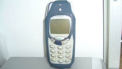 occasione vendo n� 2 telefonini cellulari Nokia 3310 e Eriksson GA628