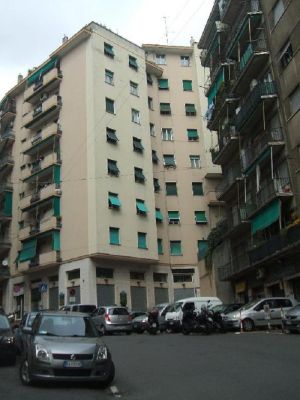 Marassi , 6 vani  86 mq ,giardino pensile , cantina , poss postauto