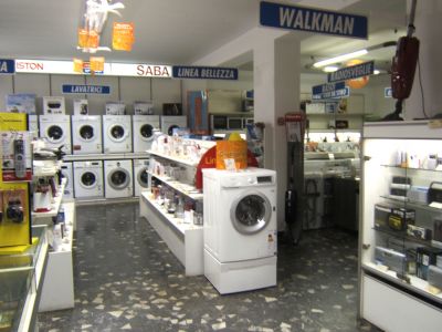 NEGOZIO CENTRALE MILANO CEDESI ATTIVITA' COMMERCIALE