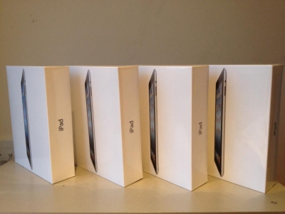 New Apple ipad 3 wifi + 4g / Apple iphone 4s factory unlcoked( buy 3 get 1 free )