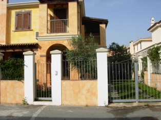 ��� villasimius villa con giardino e ampi loggiati ���