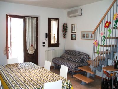 grazioso bilocale con ampia mansarda.