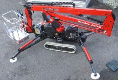 Piattaforma aerea semovente cingolata ragno Spider 15.75