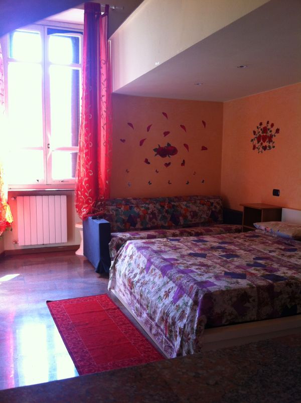 Monolocale zona Garibaldi con cucina separata