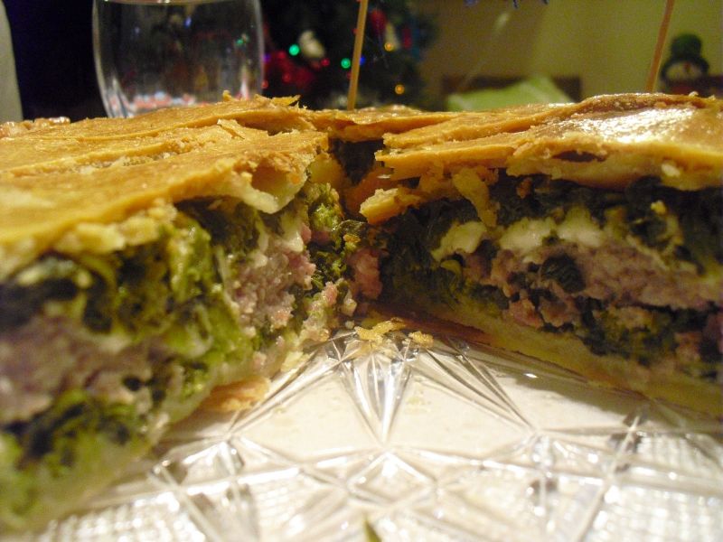 Pizza rustica con broccoli friarielli salsiccia e provola 1Kg