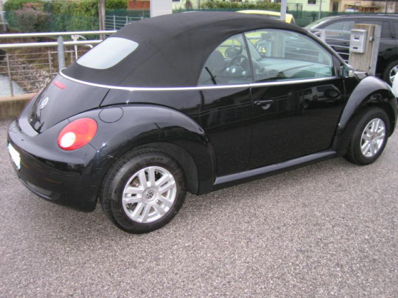 VOLKSWAGEN New Beetle 1.4 16V Cabrio