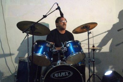 BATTERISTA SEMIPROFESSIONISTA OFFRESI PER TURNI E SERATE