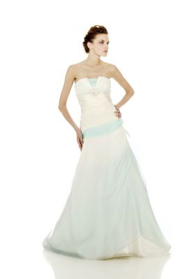 Abiti da Sposa nuovi collezioni 2011 da chiusura attivit�