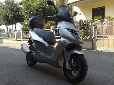 Scooter Aprilia Leonardo 250 