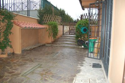 Delizioso appartamento indipendente in villa zona Laurentina/Trigoria