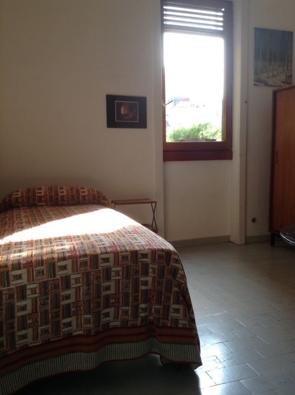 Camera singola arredata