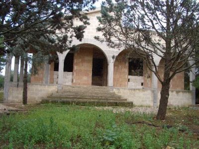 Villa allo stato rustico