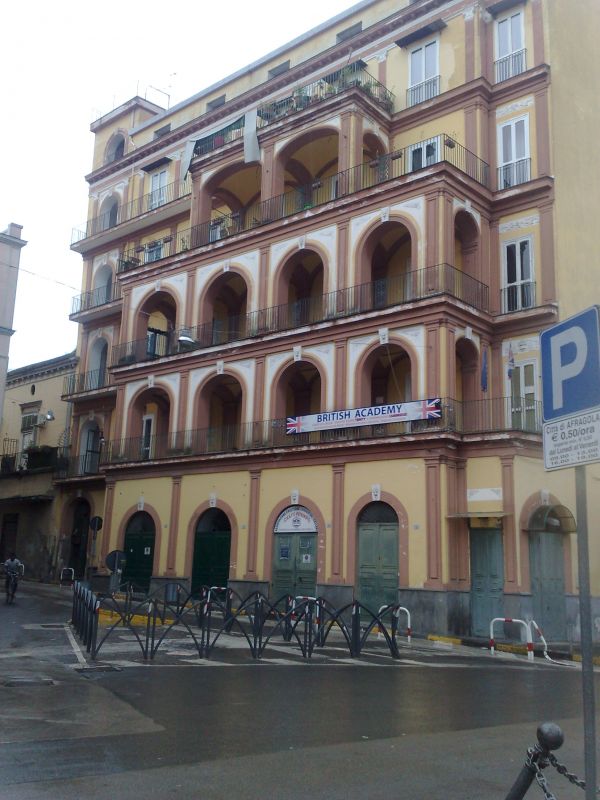 Afragola Piazza Municipio fittasi appartamento in palazzo storico (Palazzo Migliore)