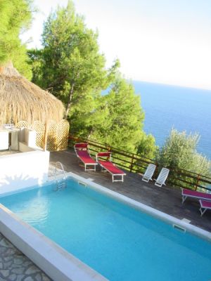 Villa Giulia con piscina privata in collina di Sperlonga max 14 posti letto