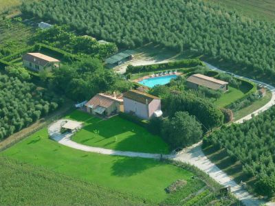 Casa indipendente con piscina e giardino