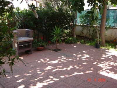 villa indipendente a due passi dal mare