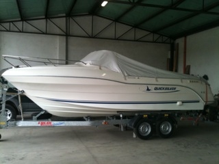 barca semicabinata entro-fuori bordo 150 cv QUICK SILVER