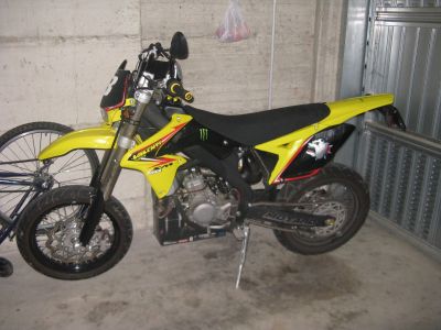 Moto Suzuki Valenti racing sm 50cc