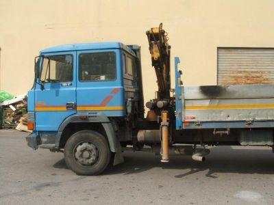 FIAT IVECO 135.17 CON GRU EFFER 7500 D 2S