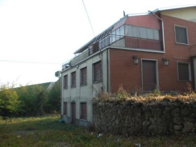 CASA INDIPENDENTE CON GIARDINO A SALSOMAGGIORE TERME 