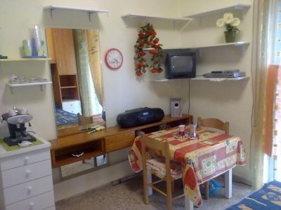 Monolocale arredato e climatizzato con balcone