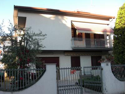 App 2�piano con aria cond in villetta al mare