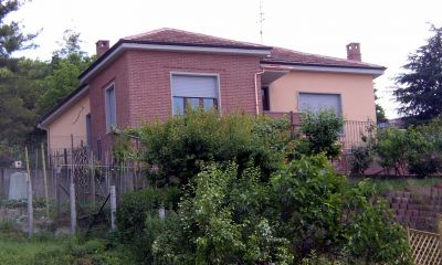 VENDESI VILLA COMPLETAMENTE RISTRUTTURATA