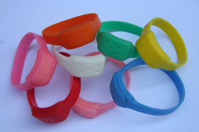 AGENTI VENDITORI ARTICOLO IN ESCLUSIVA