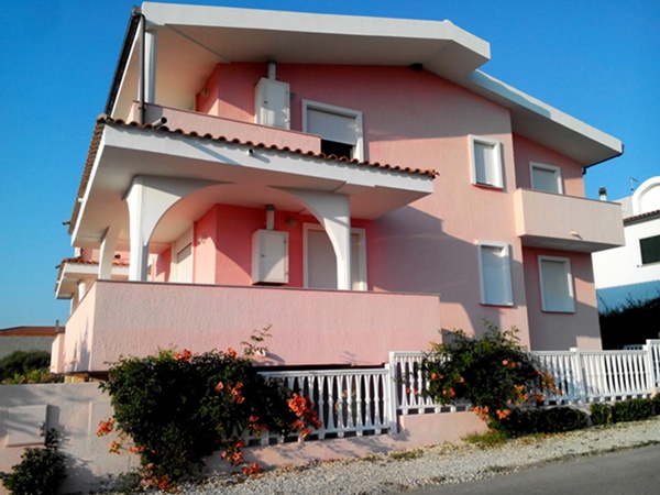 Vacanze in Sardegna: Privato affitta appartamenti ad uso vacanze a Valledoria