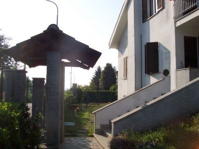 Vendesi villa bifamiliare
