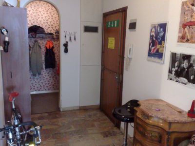 Singola 30 mq in via Mascarella da marzo...........