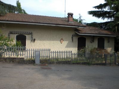 VILLA INDIPENDENTE CON PARCO A CASTELL�ARQUATO