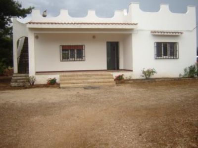 VILLETTA NON LONTANA DALL'OASI DI TORRE GUACETO (MARE PUGLIA)