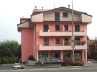 LURGO D�ERBA : monolocale in contesto di pregio del 2004