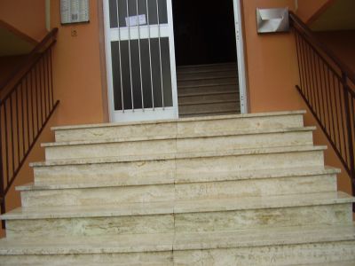 Privato vende urgente ammobiliato Lido Adriano (RA)o permuta.