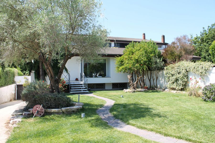 Prestigiosa villa Infernetto