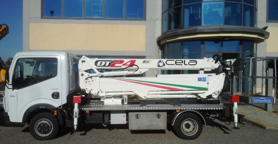 Piattaforma aerea 24 metri con sbarco in quota