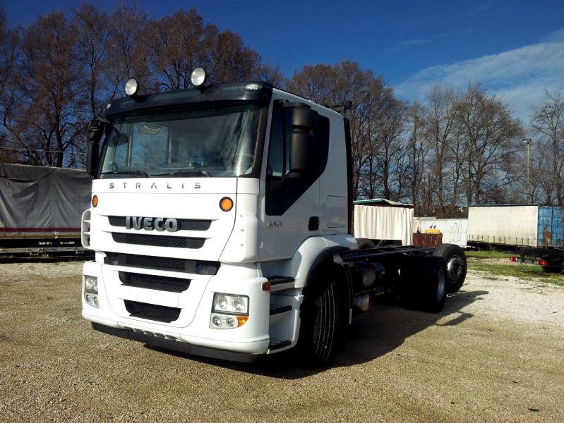 Iveco AT260S42 3 assi cube