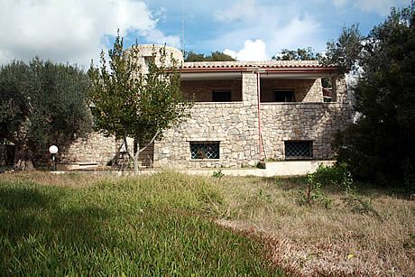 Villa indipendente in pietra