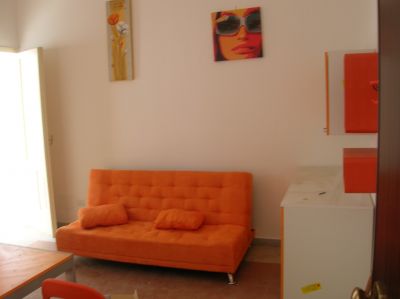 BILOCALE CON TERRAZZA A PORTA NAPOLI (CENTRO STORICO)