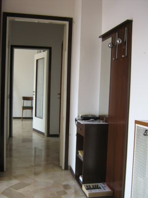 2 locali+cucina ab. postoauto-Segrate centro(superm.U2) servito/tranquillo