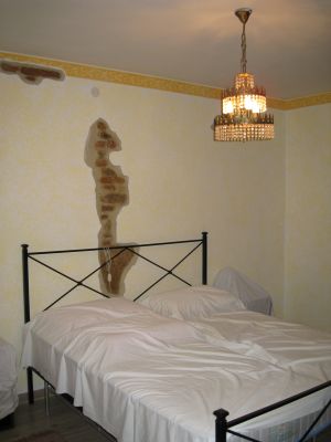 OCCASIONISSIMA 105.000,00� CASA SINGOLA CENTRO STORICO