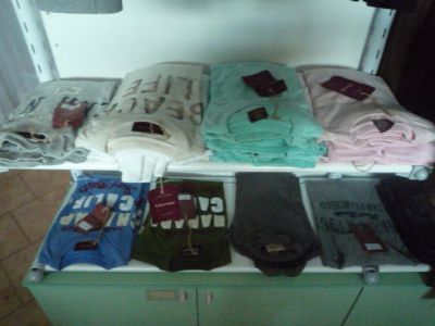 stock abbigliamento da uomo