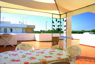 NEL SALENTO A SAN FOCA BANDIERA BLU E 5VELE 2013 VILLETTE DA 150E SETTIMANALI