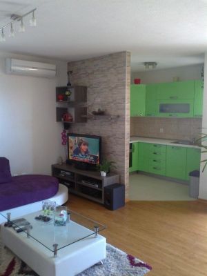 IZNAJMLJUJEM STAN U MAKARSKOJ-HRVATSKA