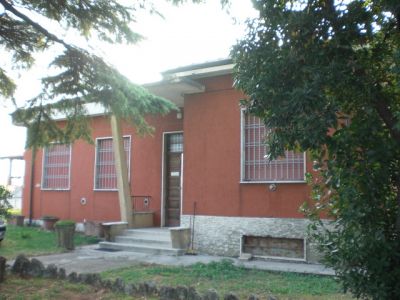 VILLA INDIPENDENTEA  CON GIARDINO VIC.ZE  SALSOMAGGIORE TERME